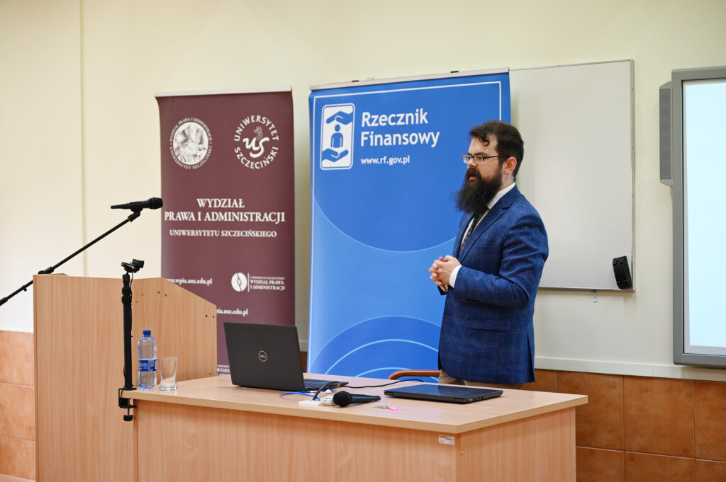 ekspert Rzecznika Finansowego podczas prelekcji