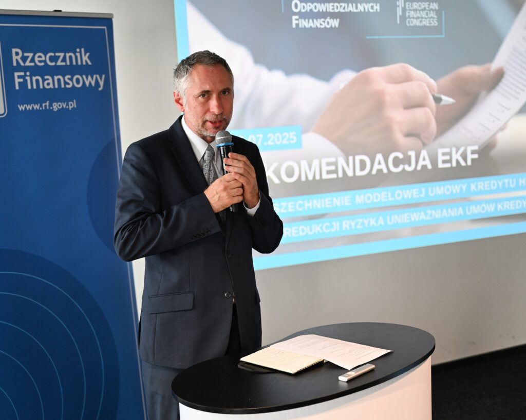 Zastępca Rzecznika Finansowego podczas przemówienia