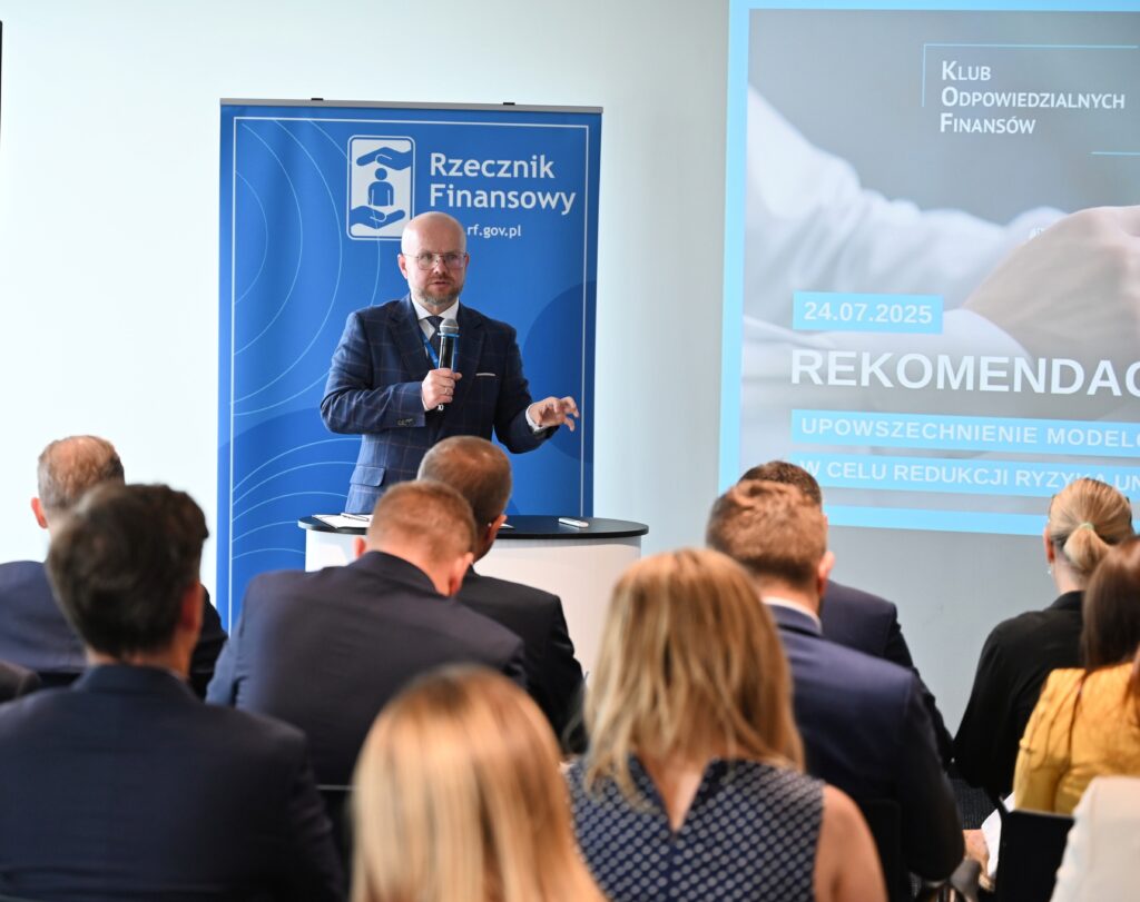 Rzecznik Finansowy podczas przemówienia